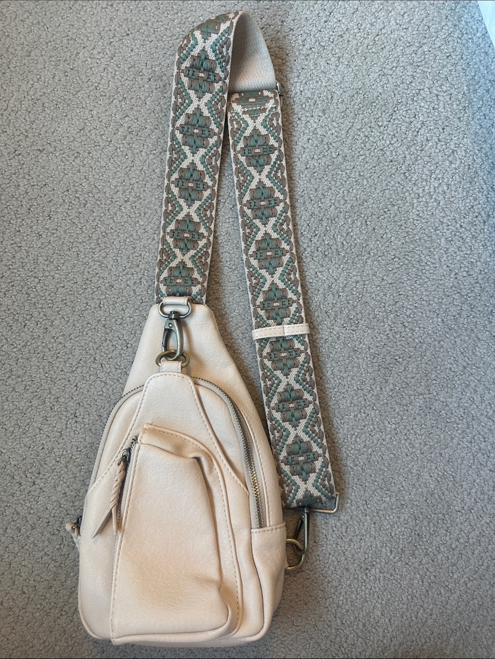 Antik Kraft Cream Leather Sling with Geometric Woven Strap